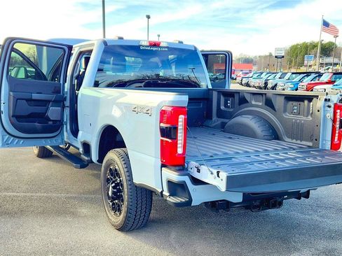 New 2026 Ford F250 Lariat w/ Black Appearance Package image 7