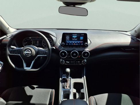 Used 2025 Nissan Sentra SR image 13