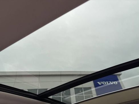 Certified 2023 Volvo XC60 B5 Plus w/ Climate Package image 20