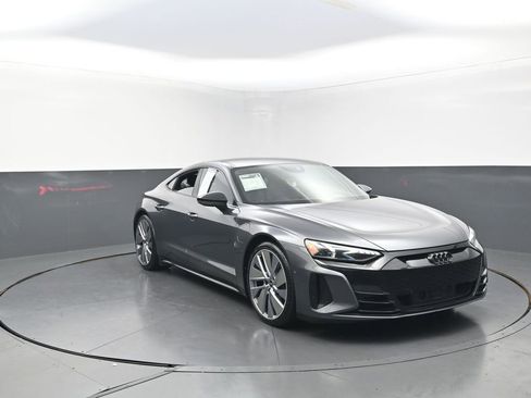 Used 2022 Audi e-tron GT Prestige w/ Prestige Package image 3