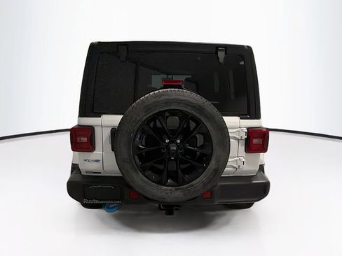 Used 2023 Jeep Wrangler Unlimited Sahara w/ Cold Weather Group image 5