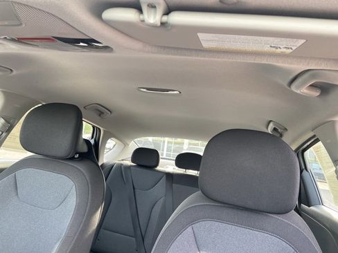 Used 2025 Kia K4 LXS image 29