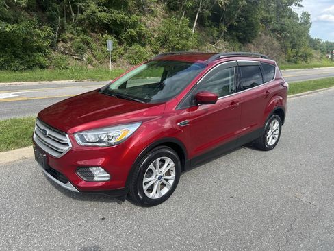 Used 2018 Ford Escape SEL AWD/4WD image 2