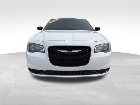 Used 2021 Chrysler 300 Touring w/ Sport Appearance Package image 8