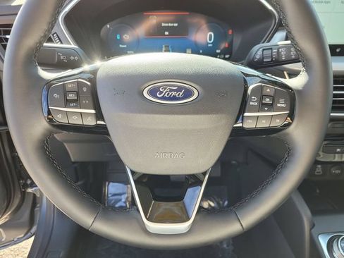 New 2025 Ford Escape SE w/ PHEV Premium Package FWD image 16