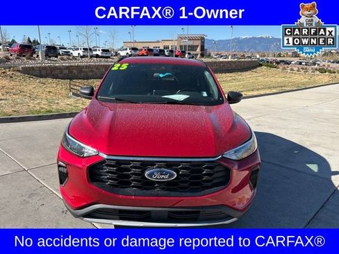 Used 2025 Ford Escape ST-Line AWD/4WD image 2