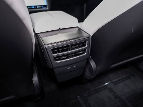 Used 2021 Tesla Model X Performance image 46