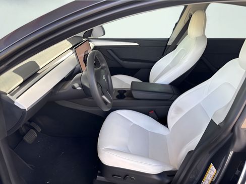 Used 2023 Tesla Model Y Long Range AWD/4WD image 5