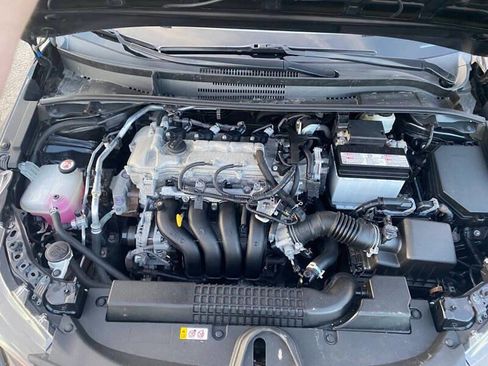 Used 2021 Toyota Corolla LE FWD image 24