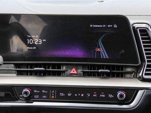 Used 2023 Kia Sportage EX w/ EX Premium Package image 15