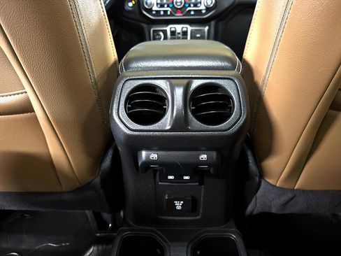 Used 2021 Jeep Gladiator Overland w/ Popular Equipment Package image 28