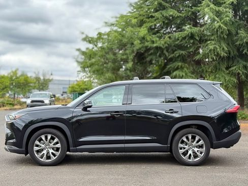 Certified 2024 Toyota Grand Highlander AWD image 2