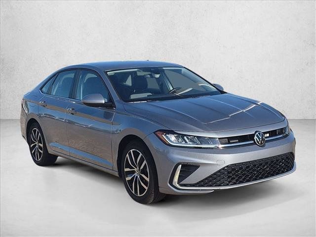 Used 2025 Volkswagen Jetta SE FWD image 3
