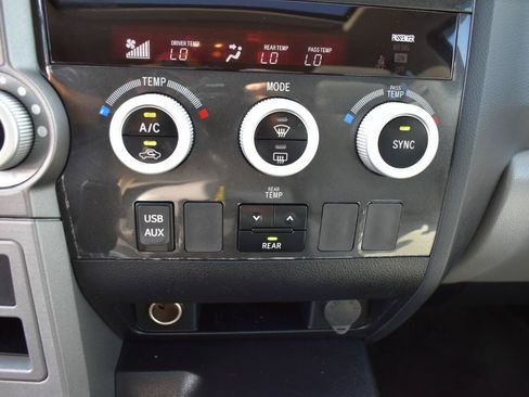 Used 2013 Toyota Sequoia SR5 AWD/4WD image 24