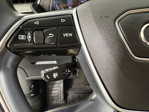 Used 2022 Audi e-tron Premium AWD/4WD image 24