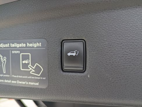 Used 2019 INFINITI QX50 Essential w/ Premium Heat Package image 19