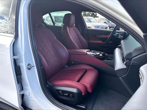 Used 2024 BMW i5 eDrive40i w/ M Sport Package RWD image 29