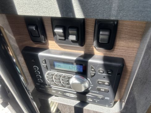 Used 2015 Mercedes-Benz Sprinter 3500 image 59