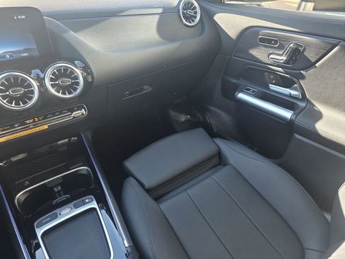 Certified 2025 Mercedes-Benz GLA 250 4MATIC image 19