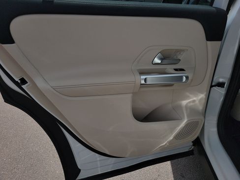 Certified 2022 Mercedes-Benz GLB 250 image 10