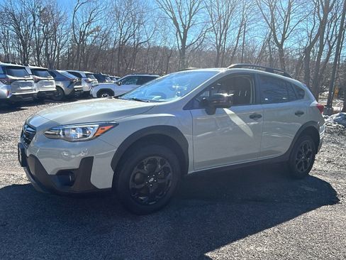 Used 2023 Subaru Crosstrek 2.0i Premium w/ Special Edition AWD/4WD image 3