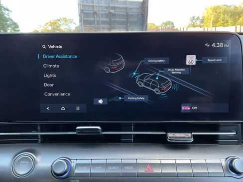 Used 2025 Hyundai Kona SE image 24