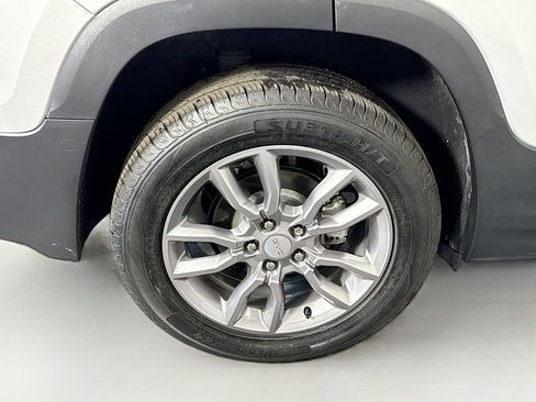 Used 2022 GMC Terrain SLT image 33