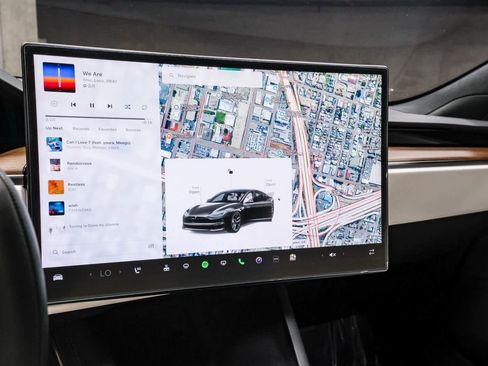 Used 2023 Tesla Model S Standard Range image 19