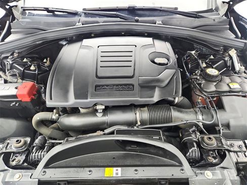 Used 2018 Jaguar F-PACE Prestige image 42