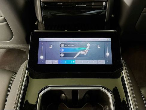 Used 2022 Jeep Grand Wagoneer Series II w/ Convenience Group III image 27