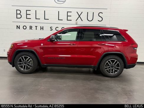 Used 2021 Jeep Grand Cherokee Trailhawk image 8
