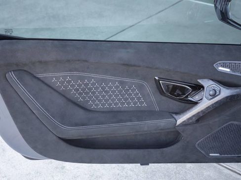 Used 2018 Lamborghini Huracan Performante image 45