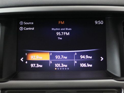 Used 2020 Nissan Pathfinder SL AWD/4WD image 19