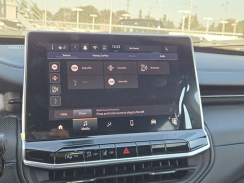 Used 2026 Jeep Compass Latitude image 10