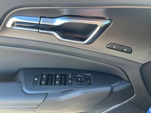New 2026 Kia Sportage SX image 16
