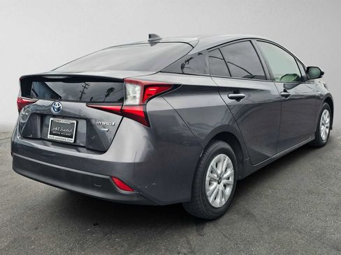 Used 2020 Toyota Prius L Eco FWD image 3