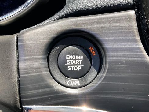 Used 2022 Jeep Grand Cherokee Limited w/ Tech Group RWD image 33