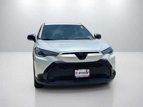 Used 2025 Toyota Corolla Cross AWD Hybrid image 2