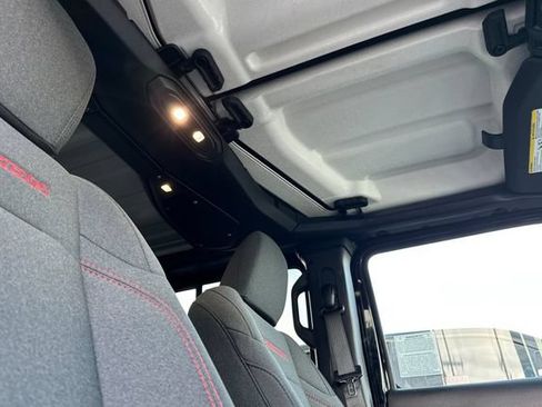 New 2026 Jeep Gladiator Rubicon w/ Steel Power Dome Hood Package AWD/4WD image 17