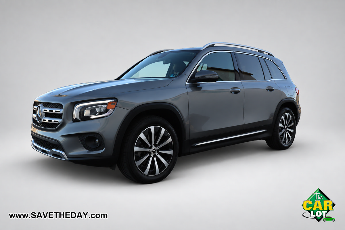 Used 2022 Mercedes-Benz GLB 250 4MATIC w/ Premium Package Lite image 4