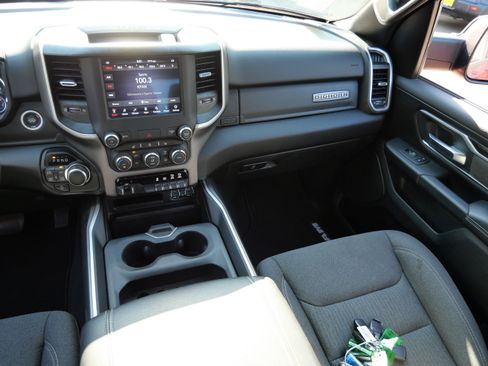 Used 2020 RAM 1500 Big Horn AWD/4WD image 11
