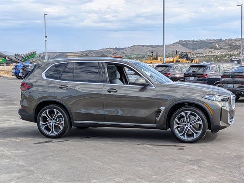 New 2026 BMW X5 xDrive40i image 3