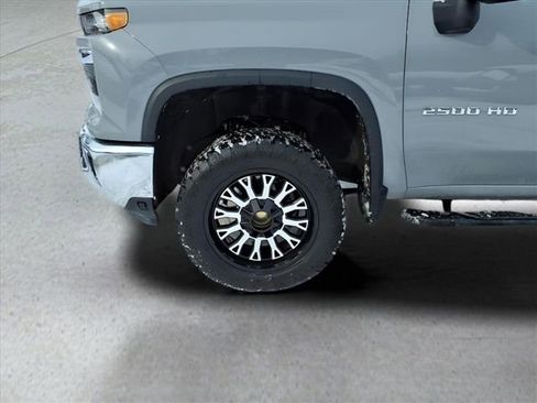 Used 2024 Chevrolet Silverado 2500 LT image 13