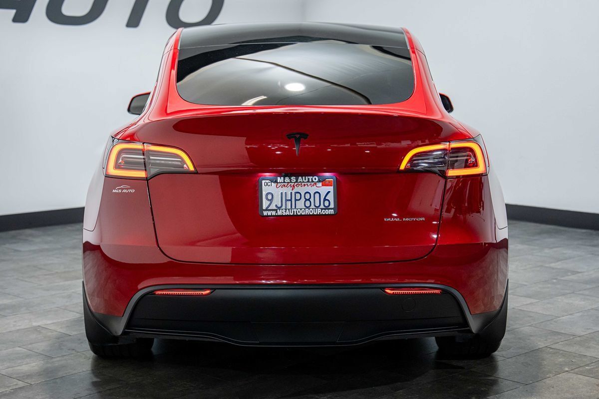 Used 2023 Tesla Model Y Long Range AWD/4WD image 5