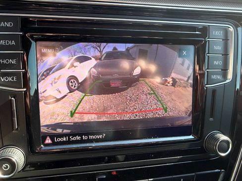 Used 2017 Volkswagen Passat 1.8T SE image 23