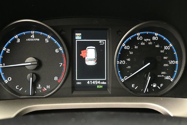 Used 2017 Toyota RAV4 XLE w/ Plus Extra Value Package AWD/4WD image 25