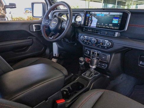 Used 2024 Jeep Gladiator Rubicon w/ Convenience Group image 35