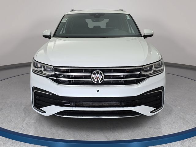 Used 2022 Volkswagen Tiguan SEL R-Line AWD/4WD image 2