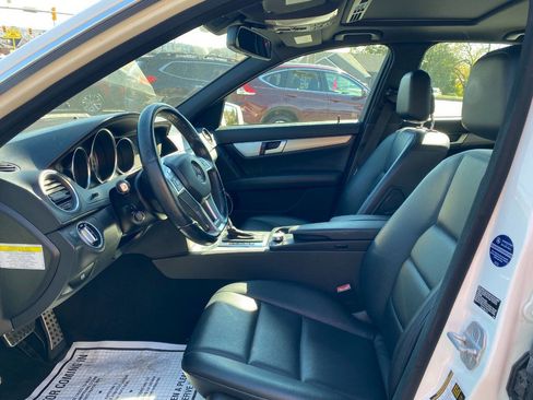 Used 2014 Mercedes-Benz C 300 4MATIC Sedan w/ Premium 1 Package image 9