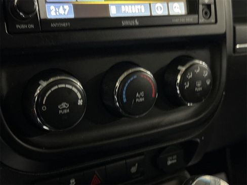 Used 2015 Jeep Patriot High Altitude image 14